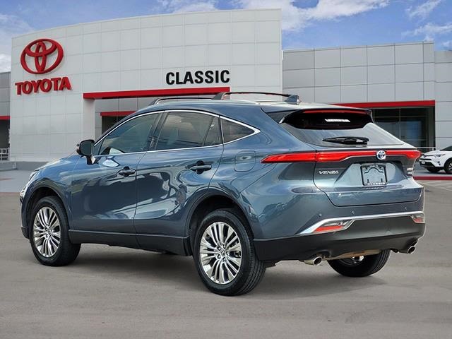 2022 Toyota Venza Limited photo 2