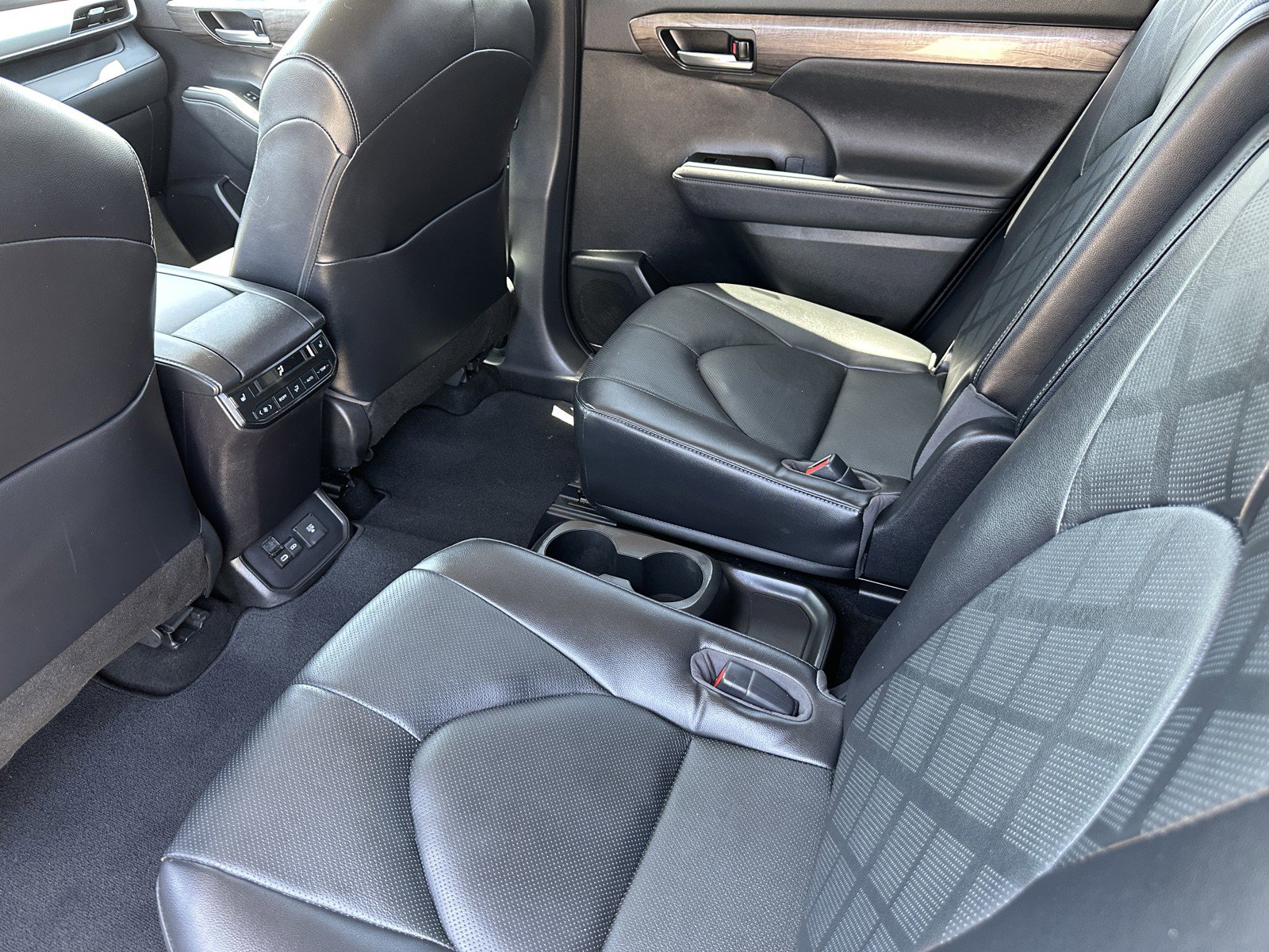 2023 Toyota Highlander Platinum photo 11