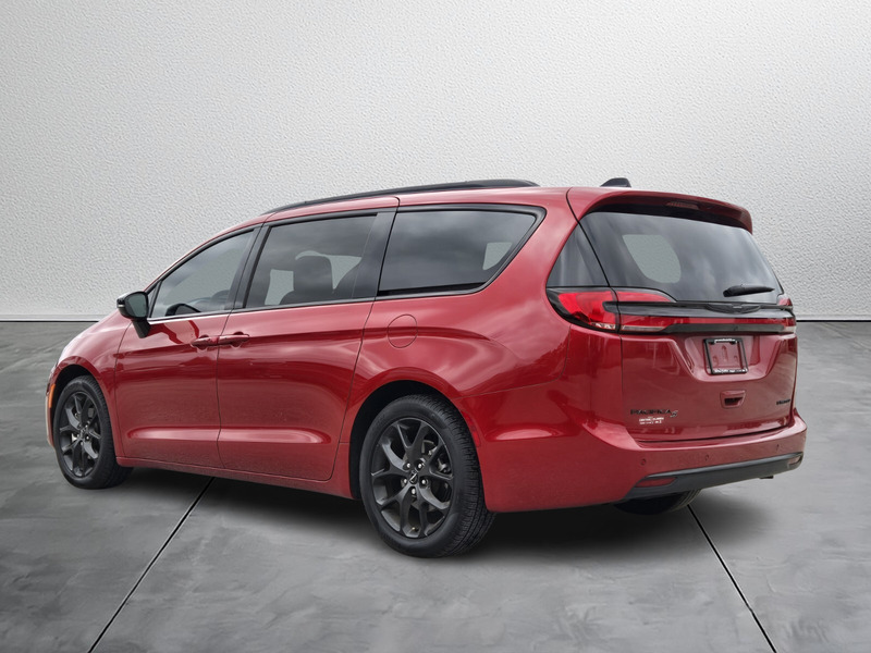 2024 Chrysler Pacifica Limited photo 2