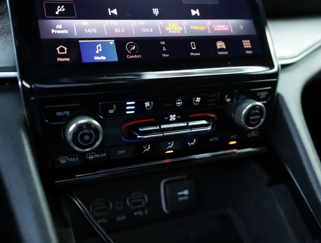 2022 Jeep Grand Cherokee Overland photo 18