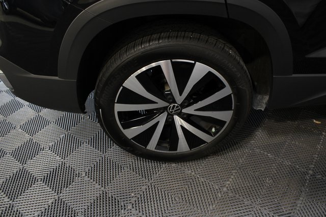 2024 Volkswagen Taos SE photo 15