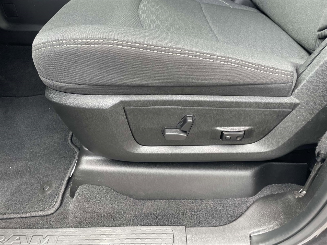 2025 Ram 2500 Big Horn photo 21