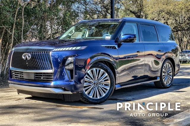 2025 Infiniti QX80 Luxe photo 2