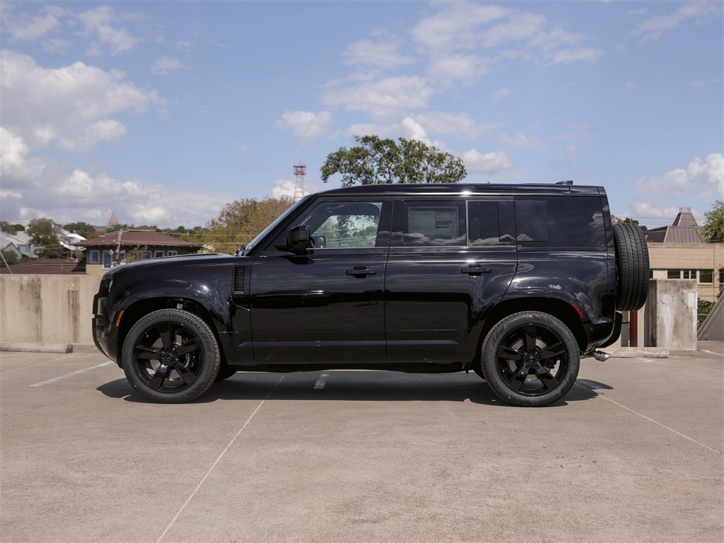 2026 Land Rover Defender 110 V8 photo 2