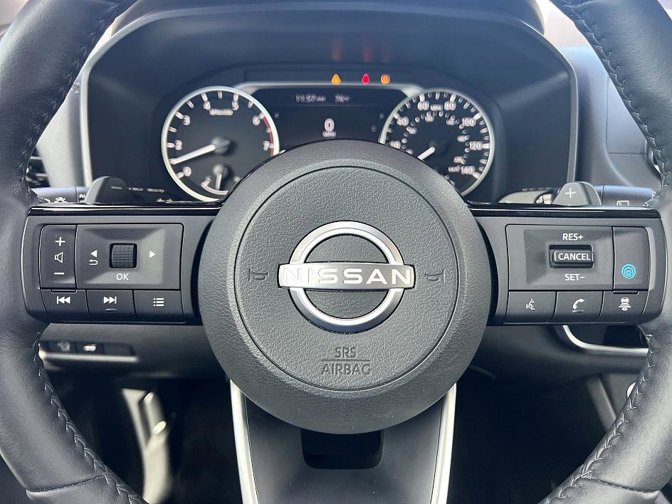 2023 Nissan Rogue SV photo 19