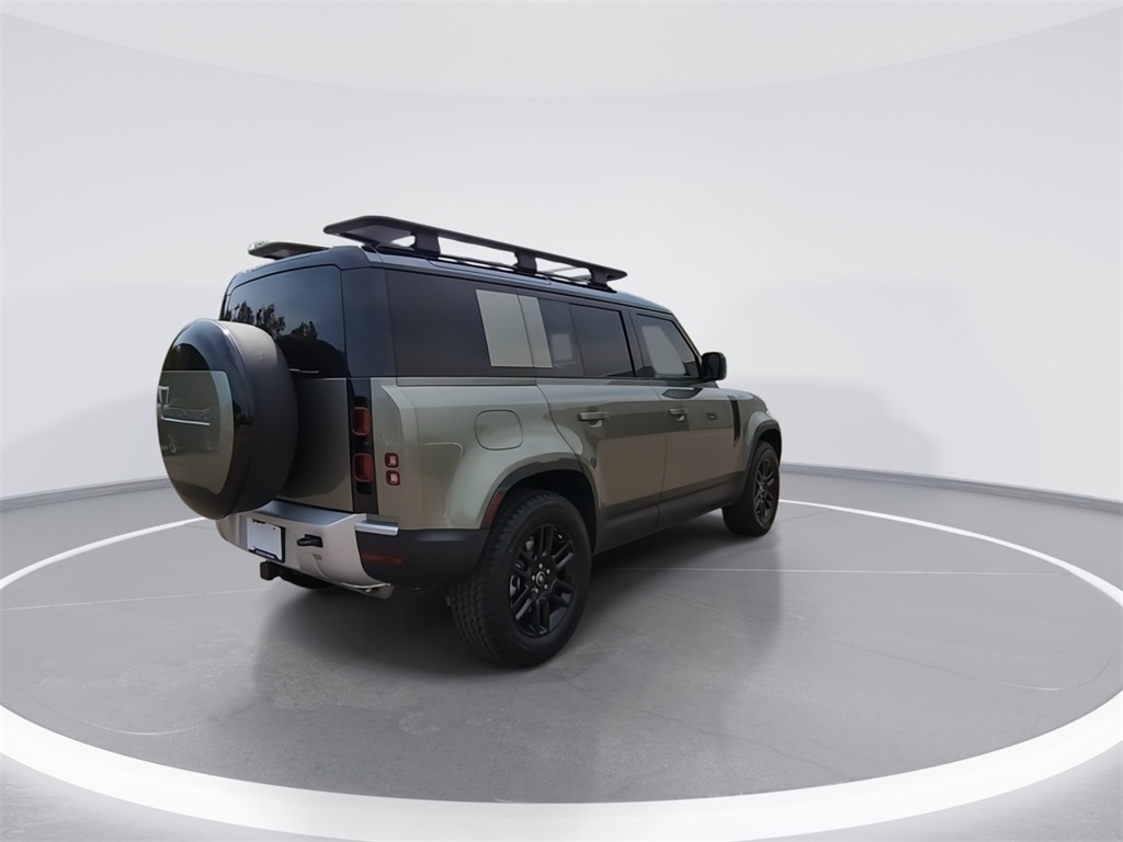 2025 Land Rover Defender 110 S photo 5