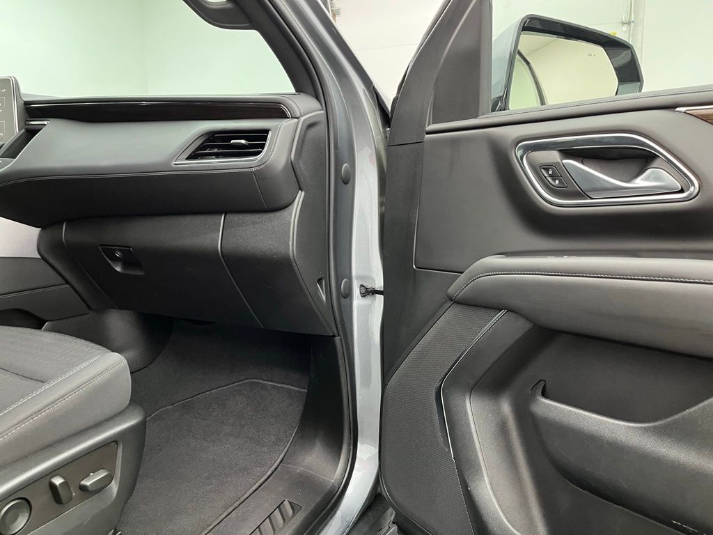 2022 Gmc Yukon SLE photo 21