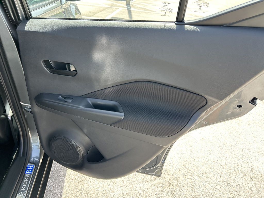 2025 Nissan Kicks Play S photo 33