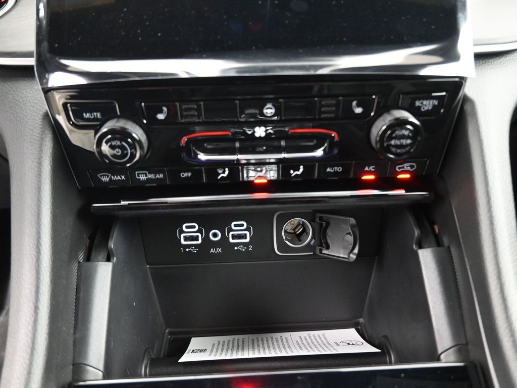 2025 Jeep Grand Cherokee Limited photo 3
