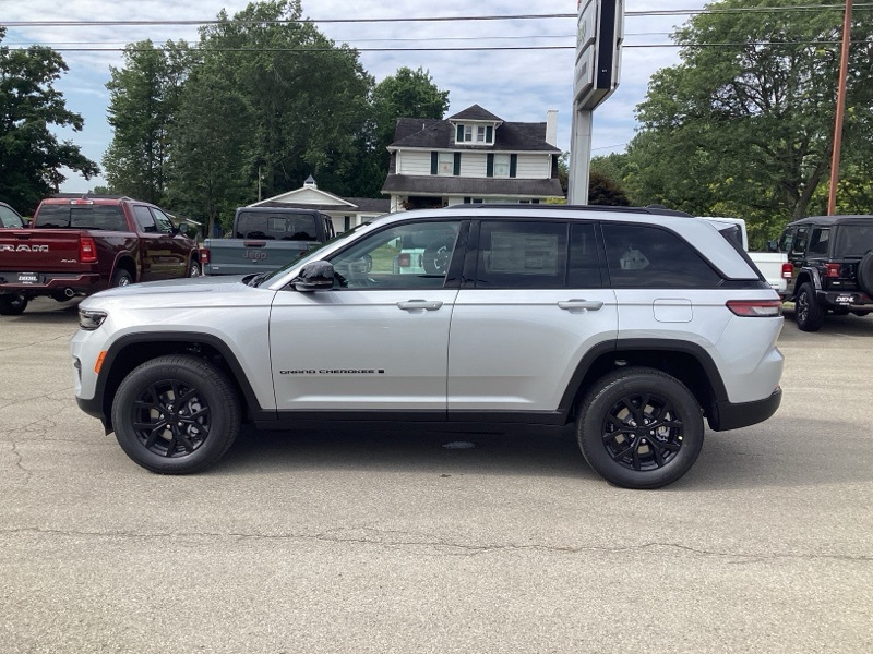 2025 Jeep Grand Cherokee Altitude X photo 4