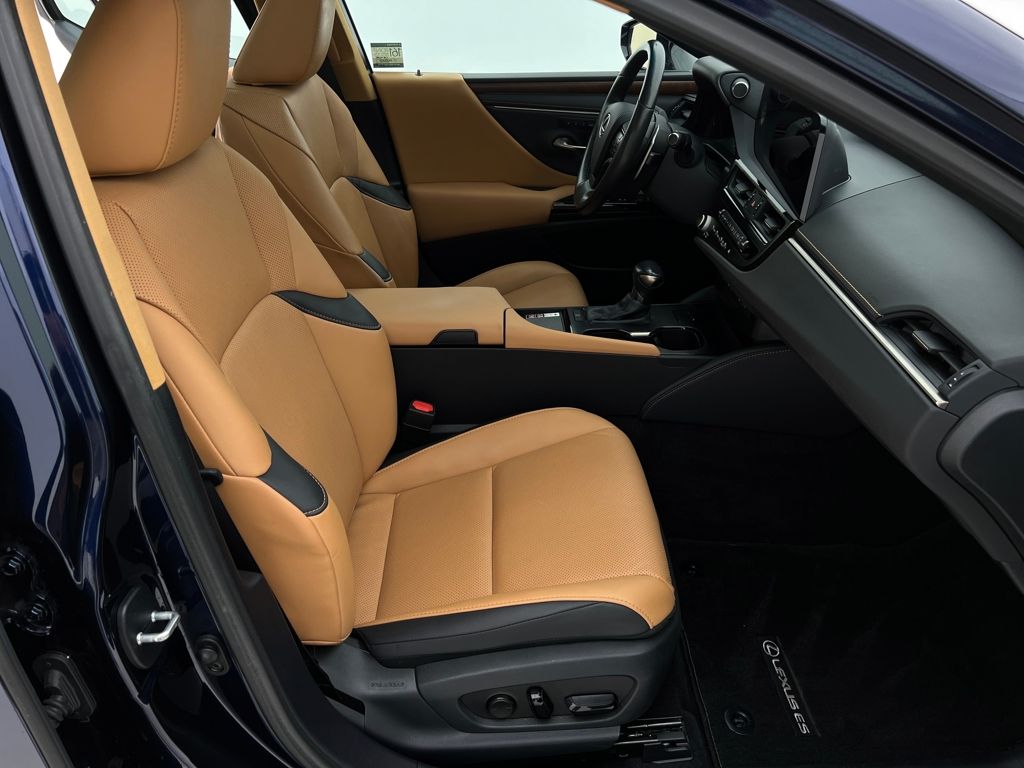 2023 Lexus ES 350 photo 14