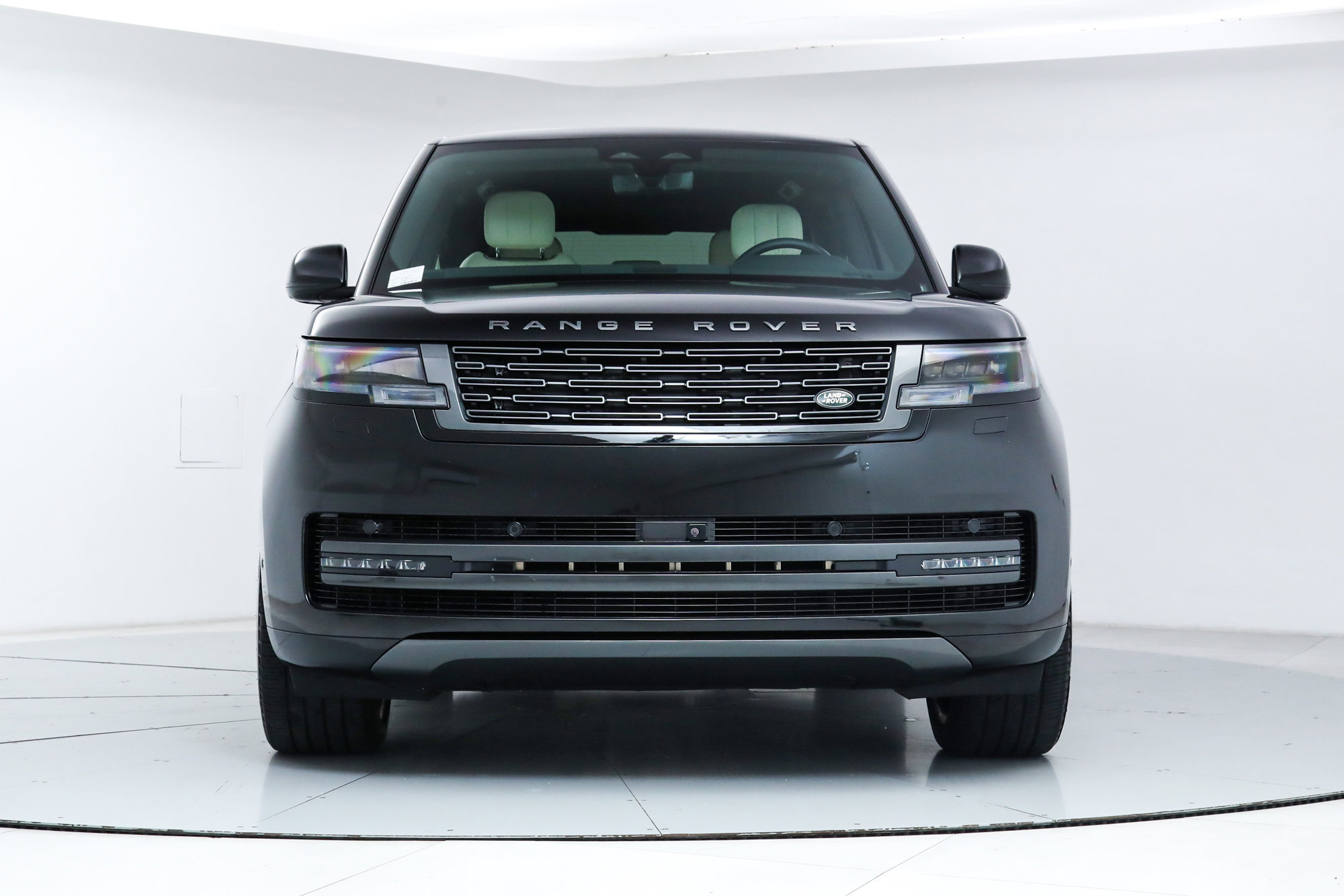2024 Land Rover Range Rover SE photo 8