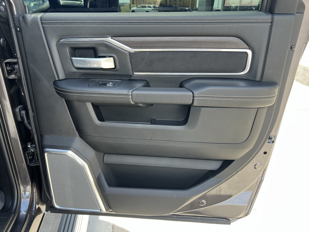2025 Ram 3500 Laramie photo 26