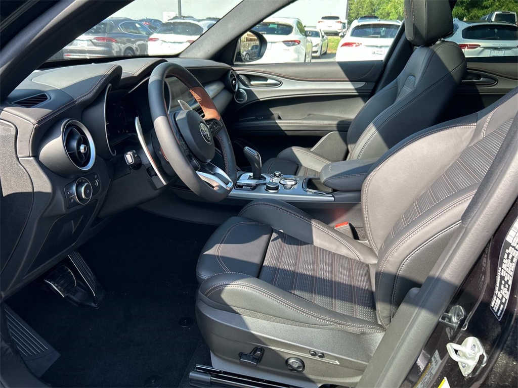 2025 Alfa Romeo Stelvio Sprint Base photo 19