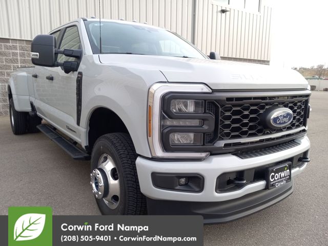 2026 Ford F-350 Super Duty XL's photo