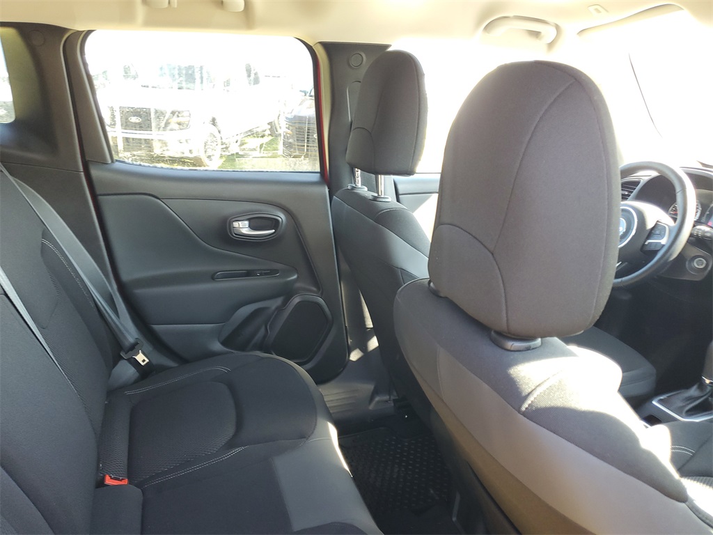 2023 Jeep Renegade Latitude photo 30