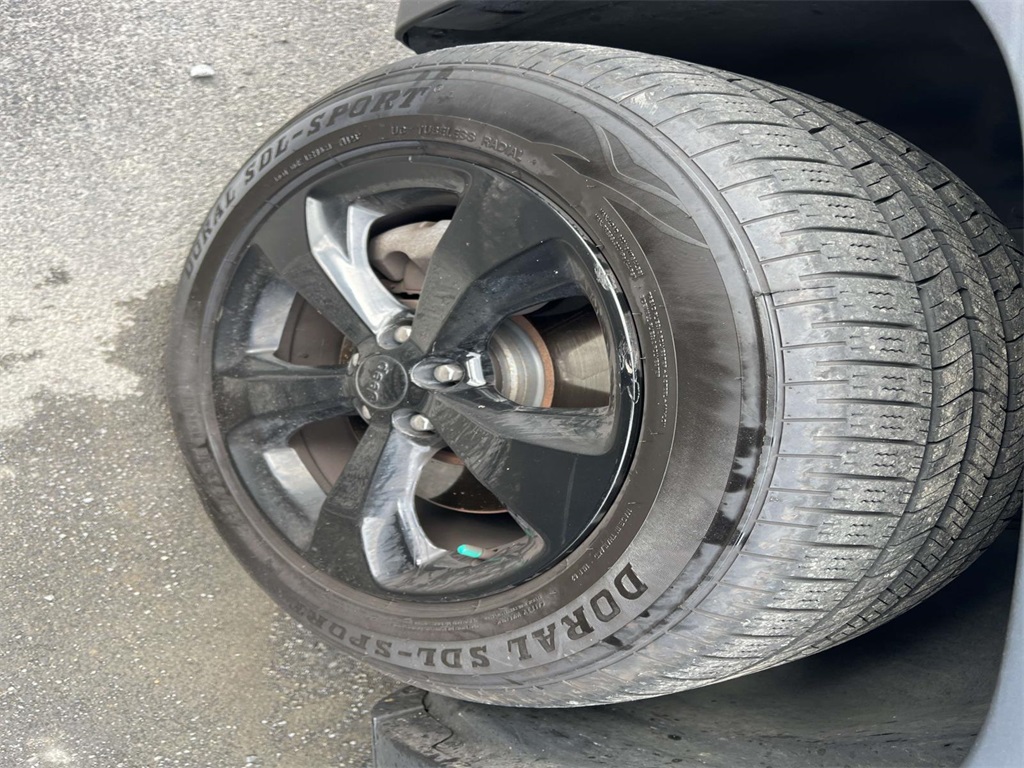 2020 Jeep Cherokee Altitude photo 18