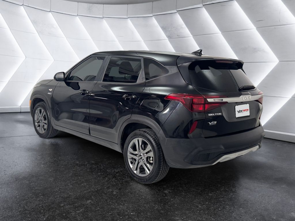 2022 Kia Seltos LX photo 4