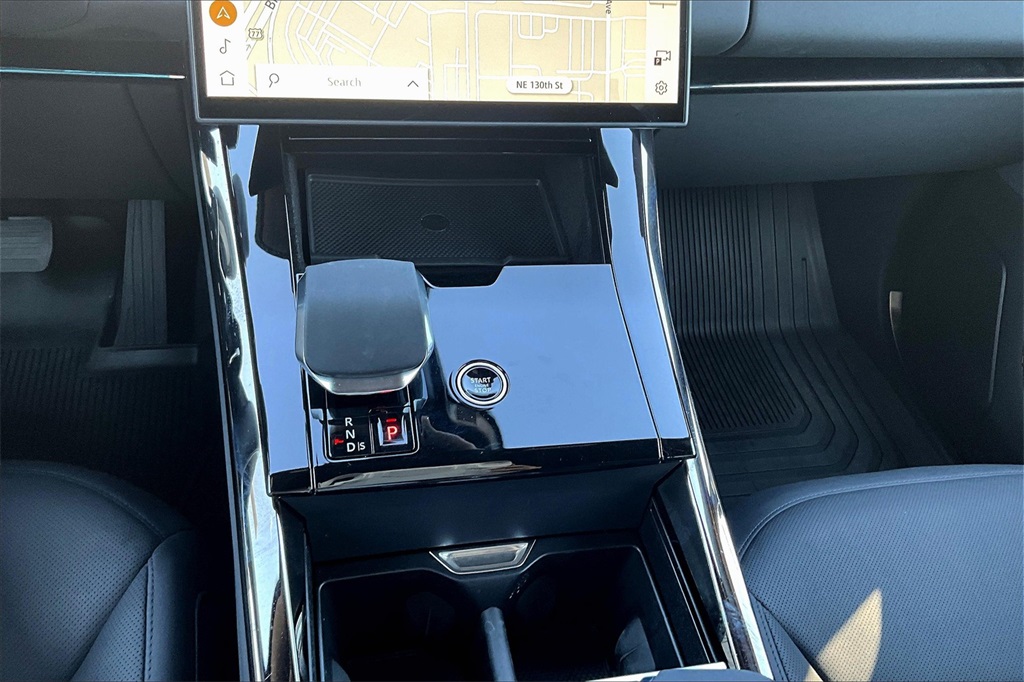 2025 Land Rover Range Rover Sport SE photo 24