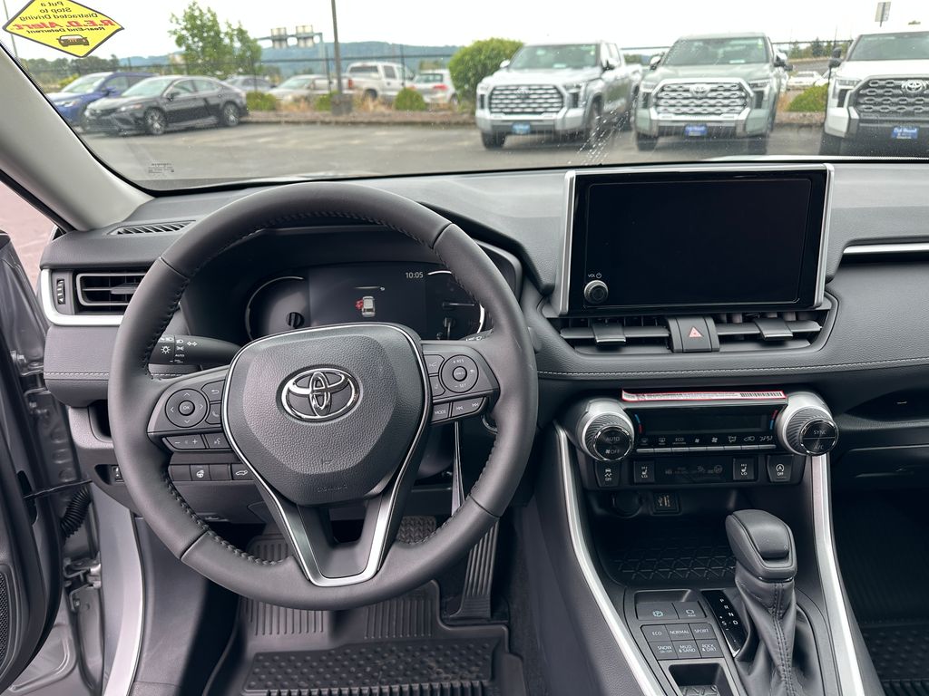 2025 Toyota RAV4 XLE photo 15