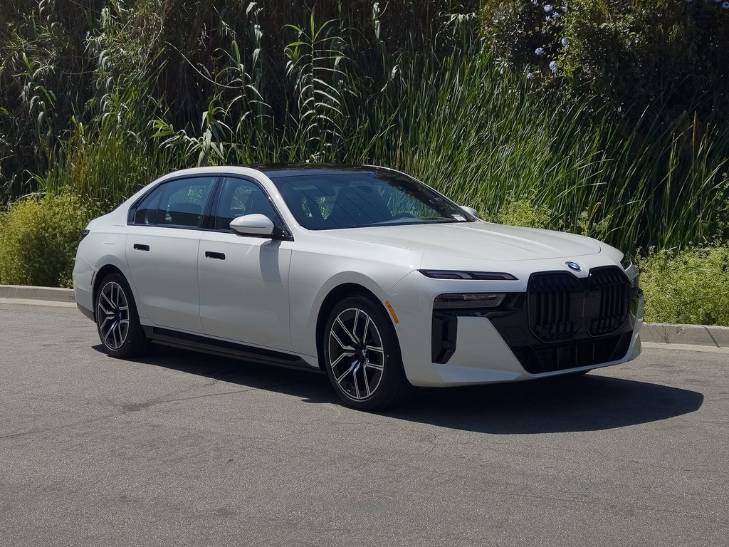 2025 Bmw 750e 750e xDrive photo 2