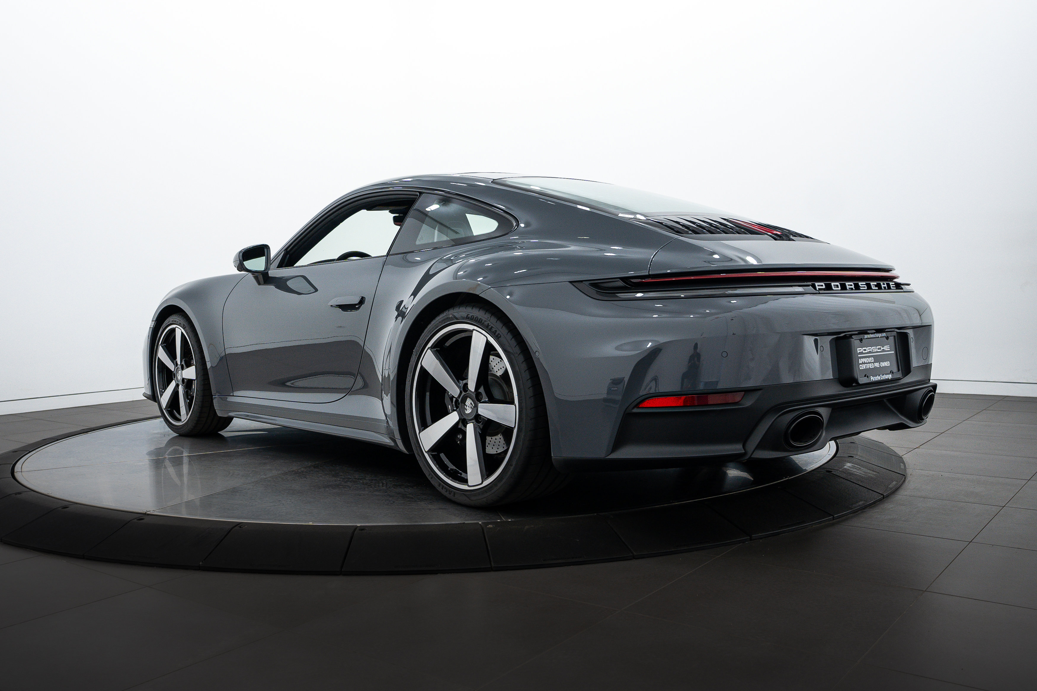 2025 Porsche 911 Coupe photo 3