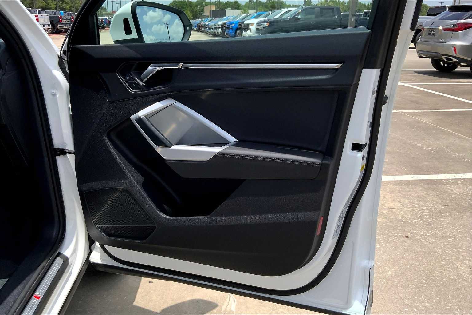 2023 Audi Q3 S line Premium photo 21