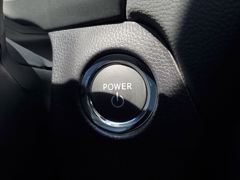 2025 Toyota RAV4 Hybrid XLE photo 25