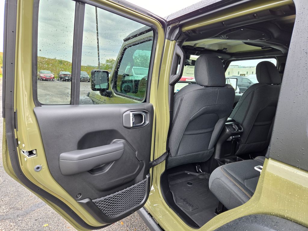 2025 Jeep Wrangler Willys photo 24