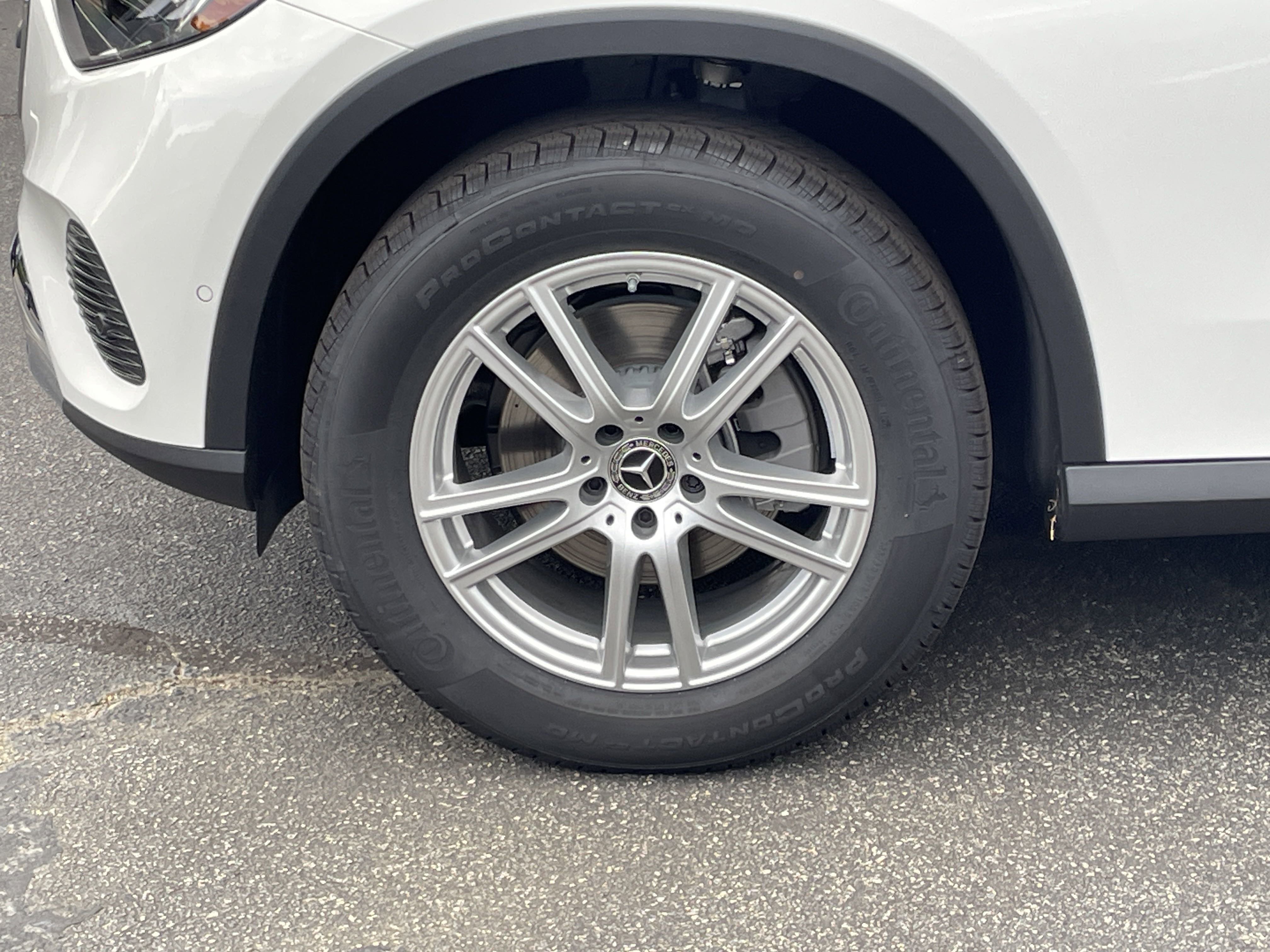 2026 Mercedes Benz GLC 300 photo 6
