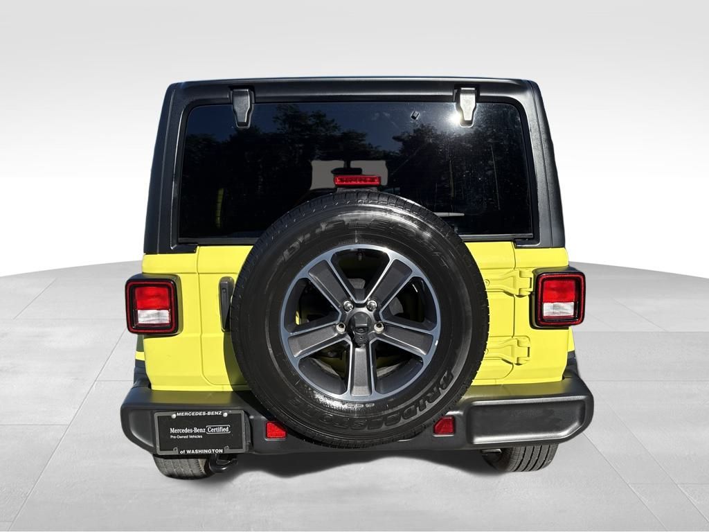2023 Jeep Wrangler Sahara photo 4