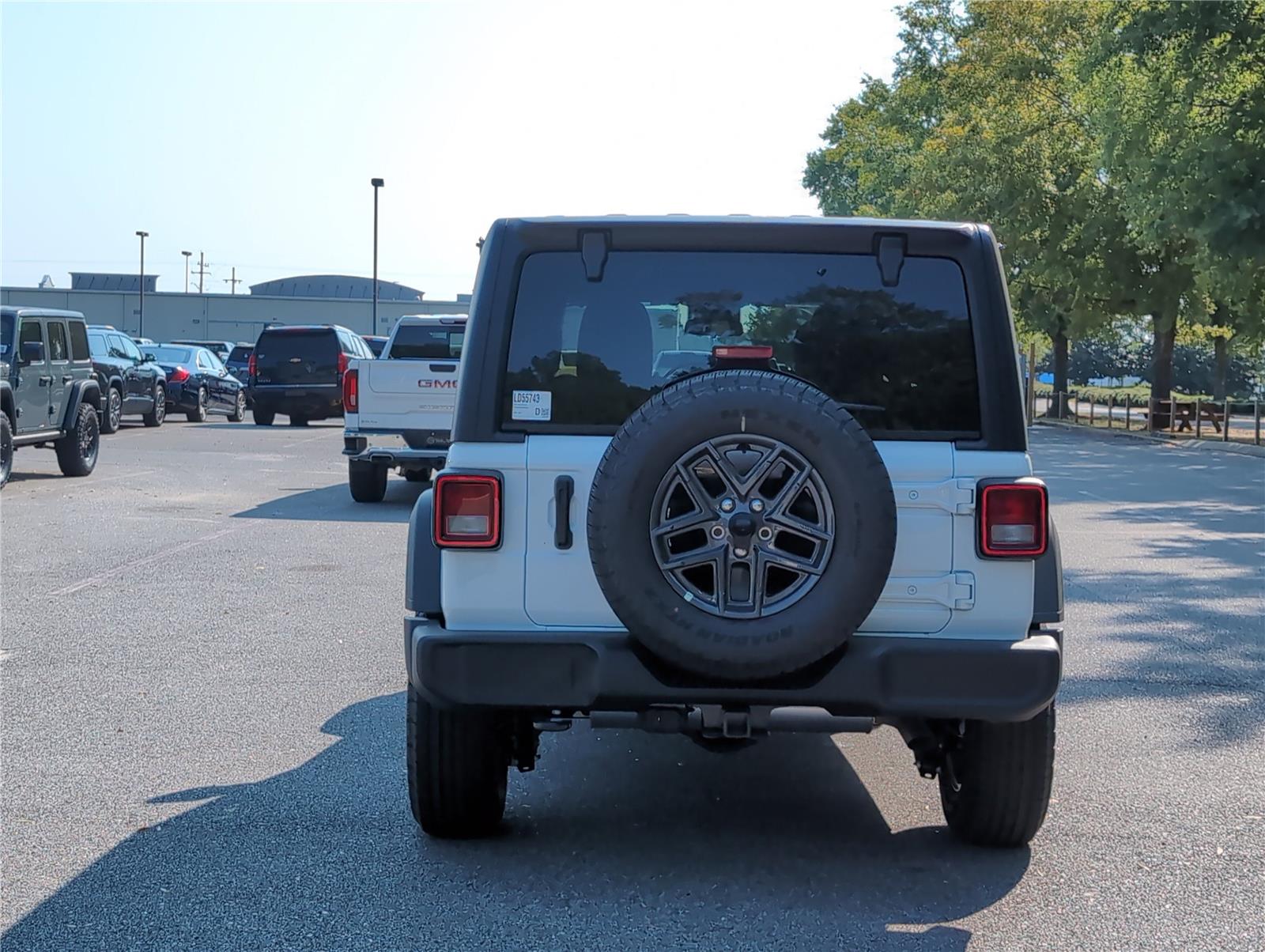 2025 Jeep Wrangler Sport S photo 4