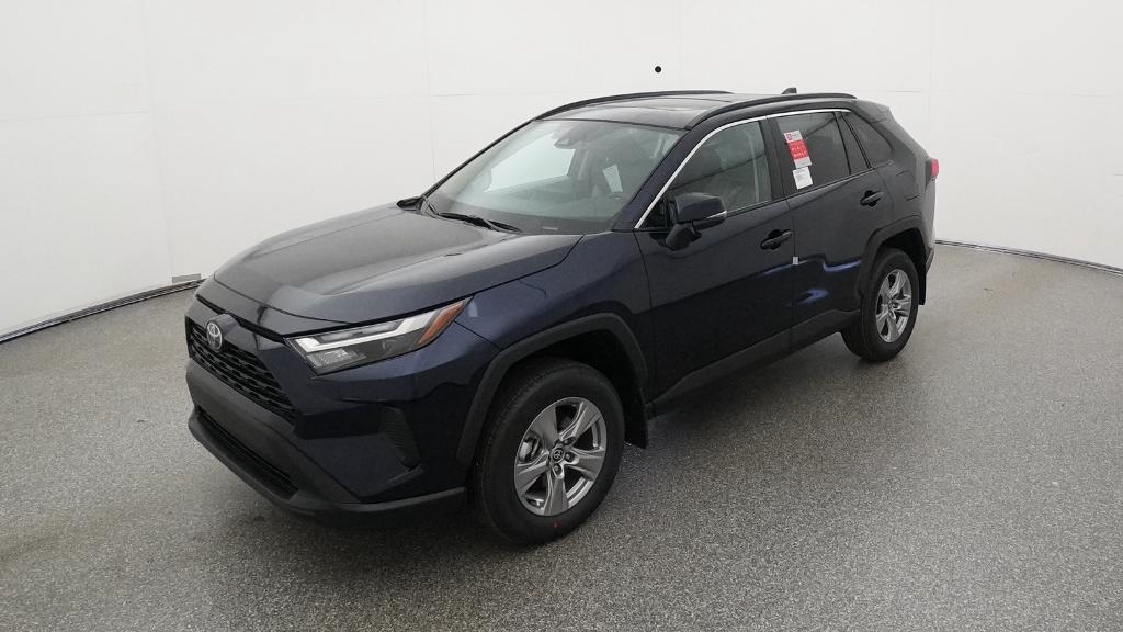 2025 Toyota RAV4 XLE's photo