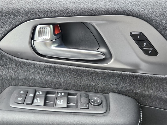 2026 Chrysler Pacifica photo 24