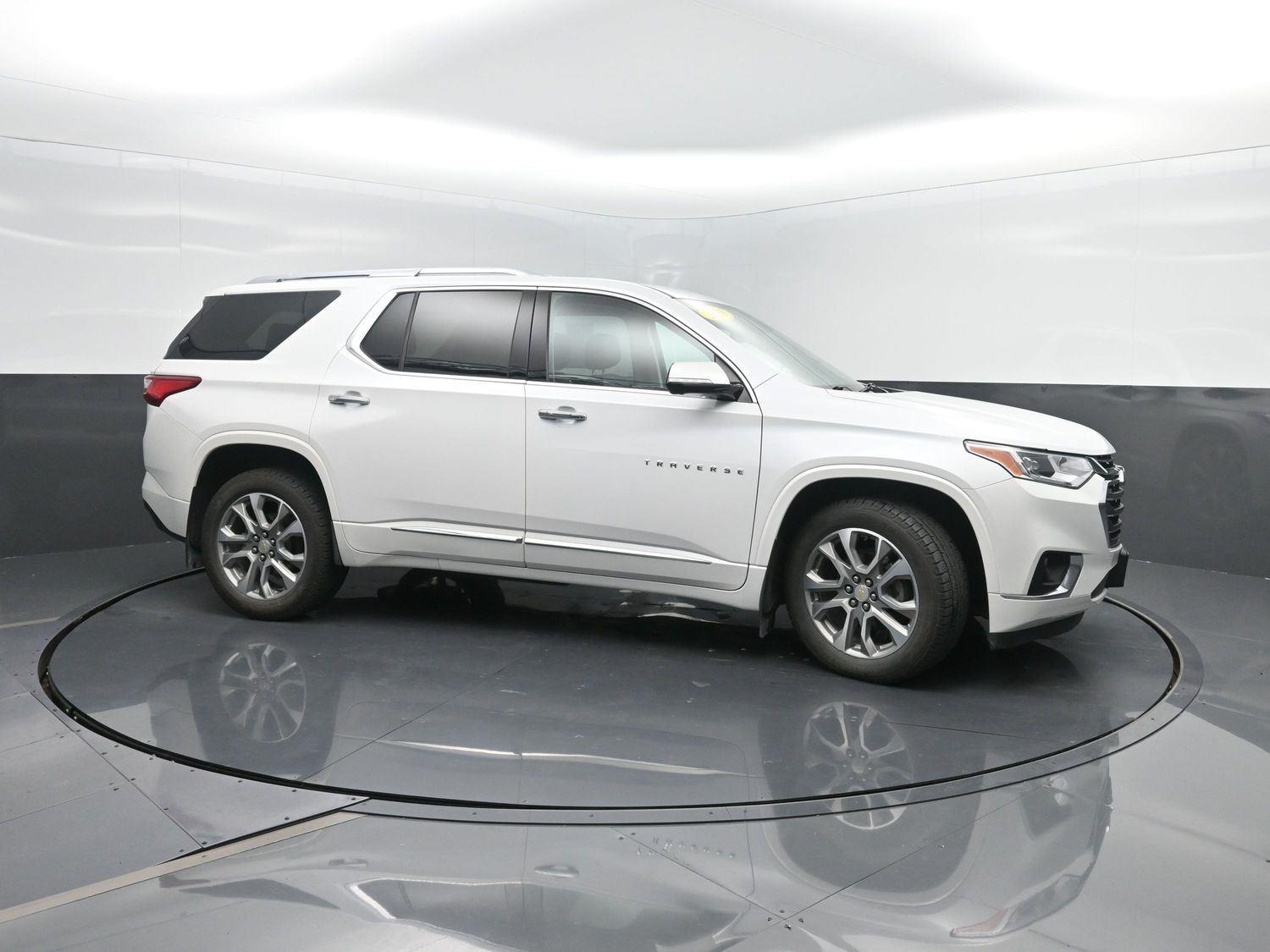 2020 Chevrolet Traverse Premier photo 3