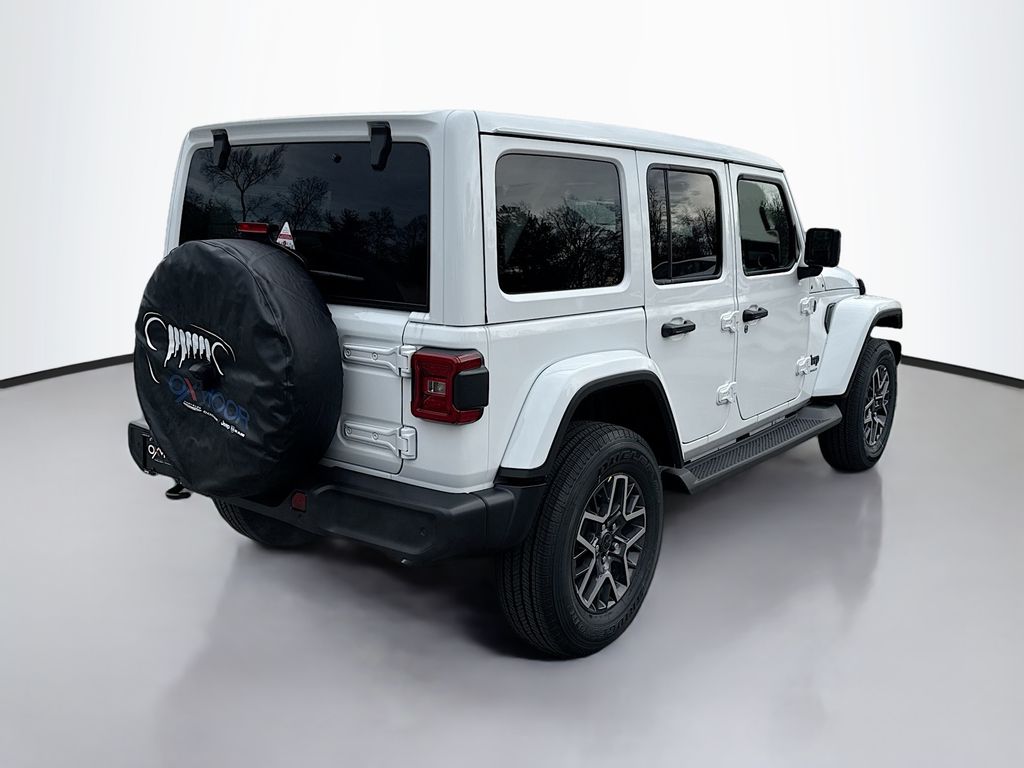 2026 Jeep Wrangler Sahara photo 4