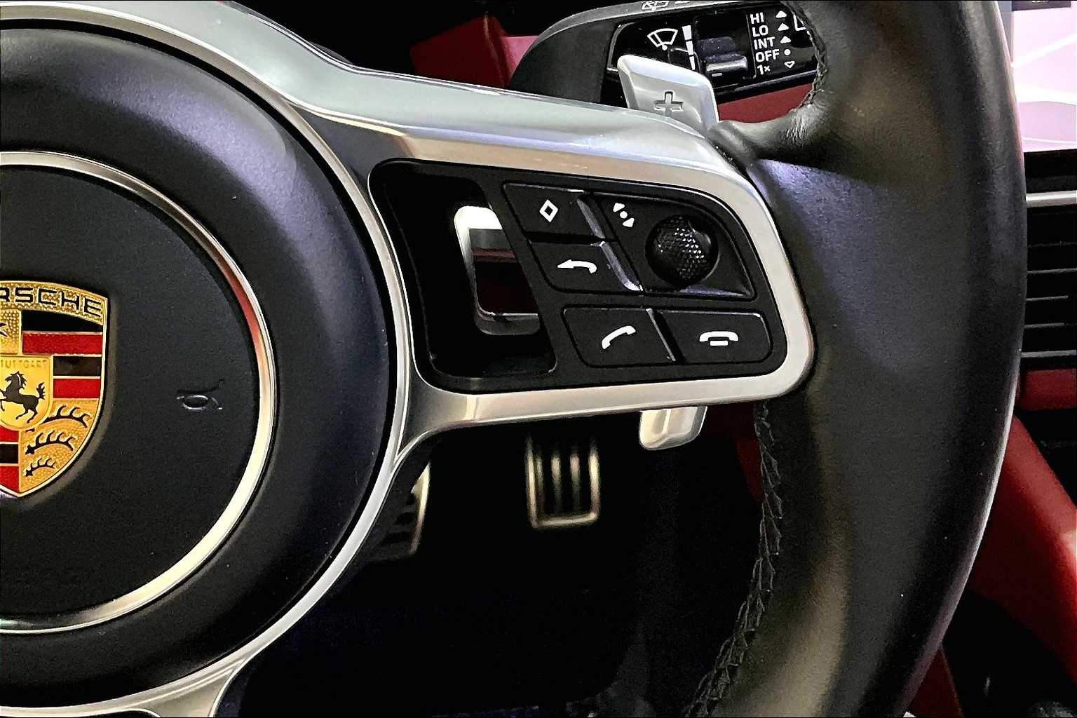 2021 Porsche Cayenne S photo 22