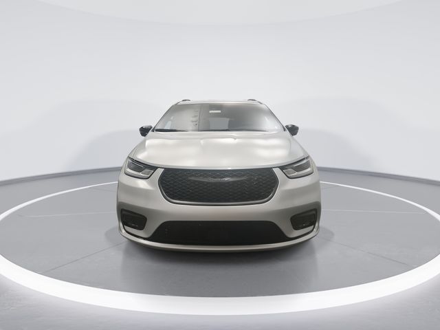 2026 Chrysler Pacifica Limited photo 3