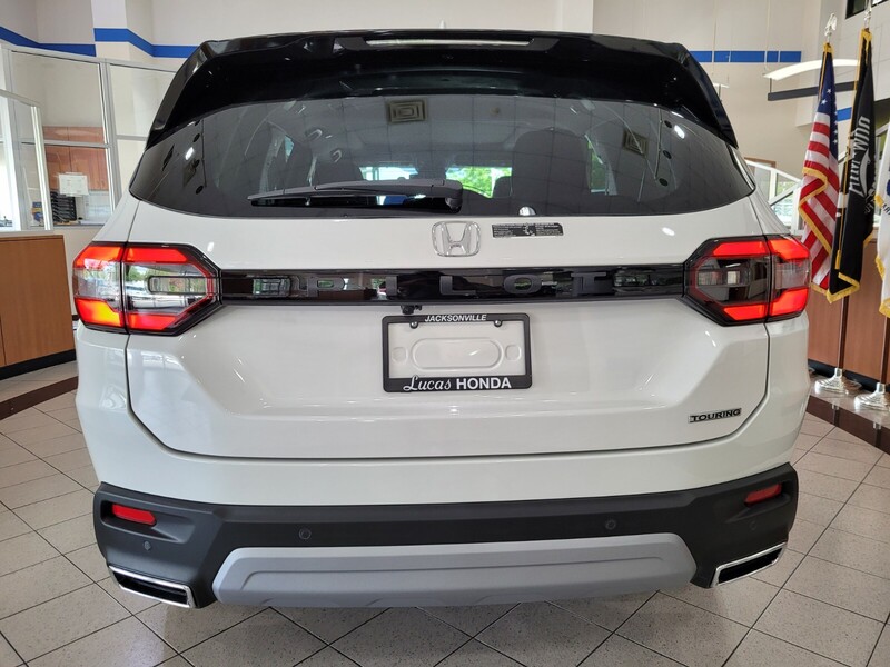 2025 Honda Pilot Touring photo 3