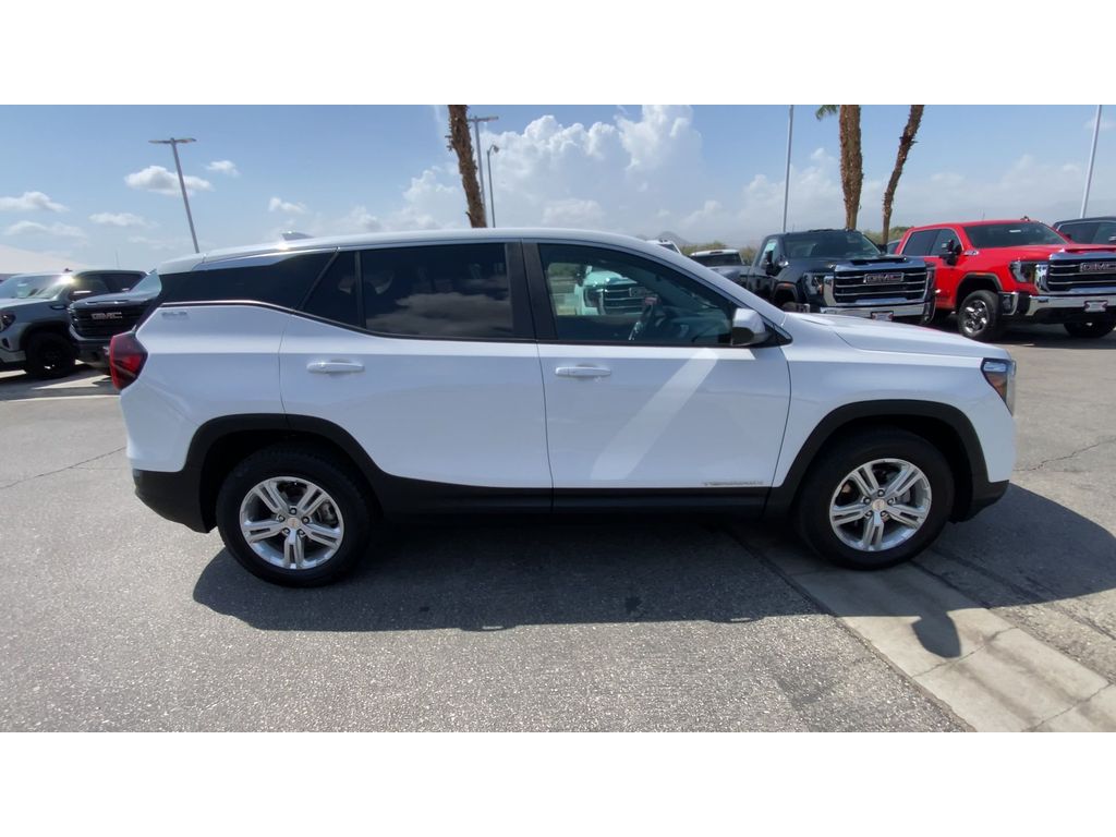 2024 Gmc Terrain SLE photo 9