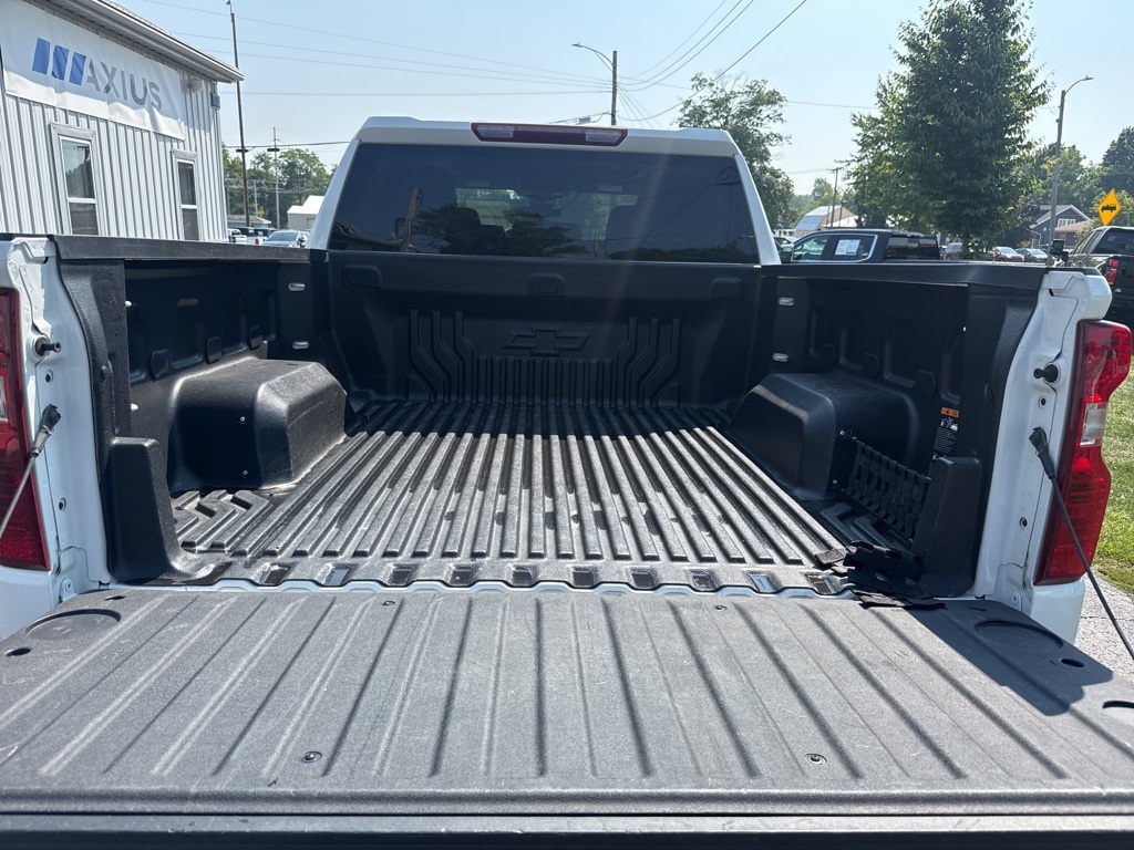 2023 Chevrolet Silverado 1500 LT photo 17