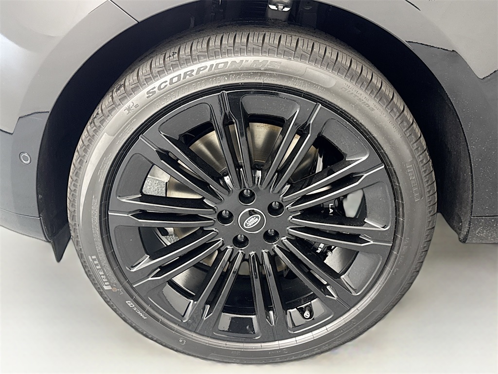 2025 Land Rover Range Rover SE photo 26