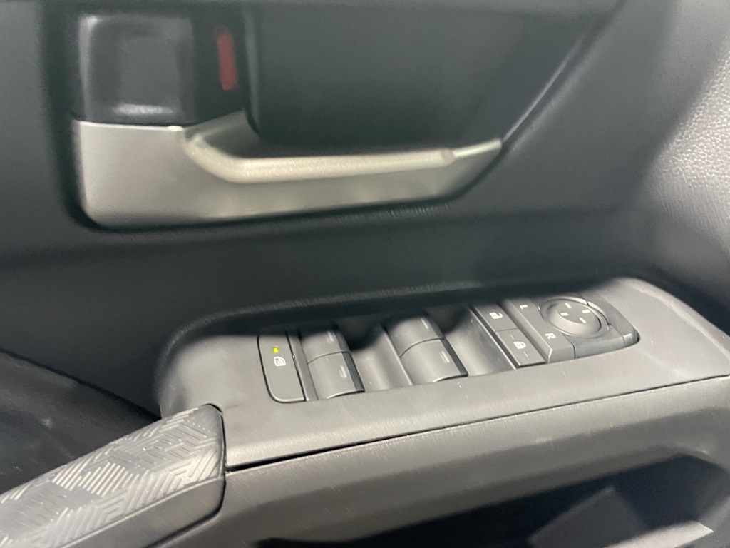 2025 Toyota Tacoma photo 25