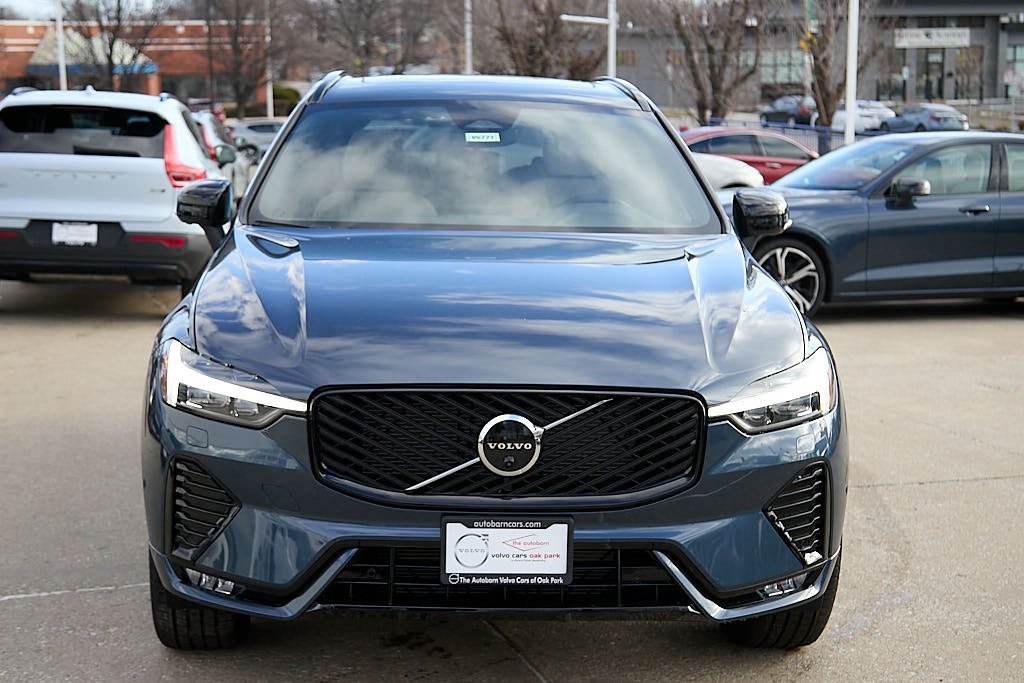 2026 VOLVO XC60 - Image 4