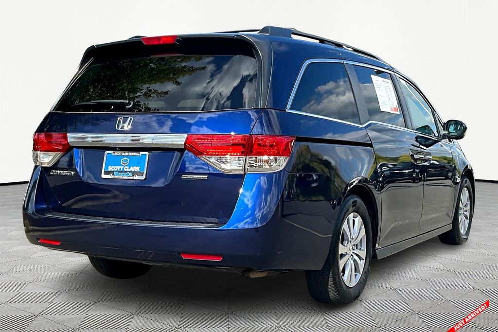 2016 Honda Odyssey SE photo 4