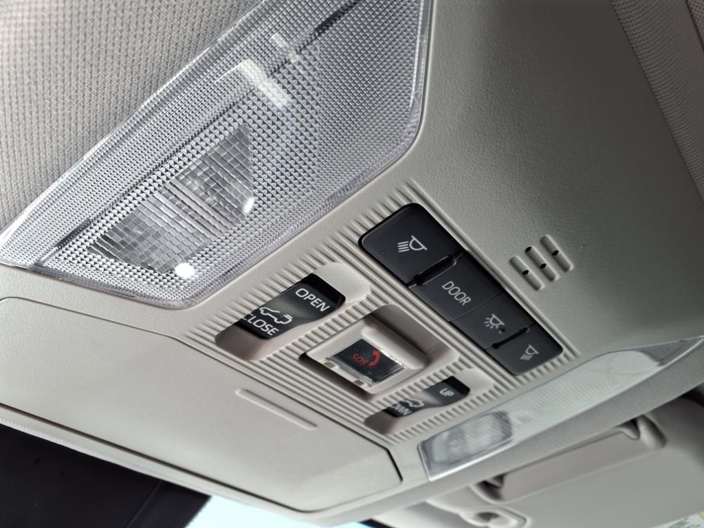 2022 Toyota RAV4 XLE Premium photo 24