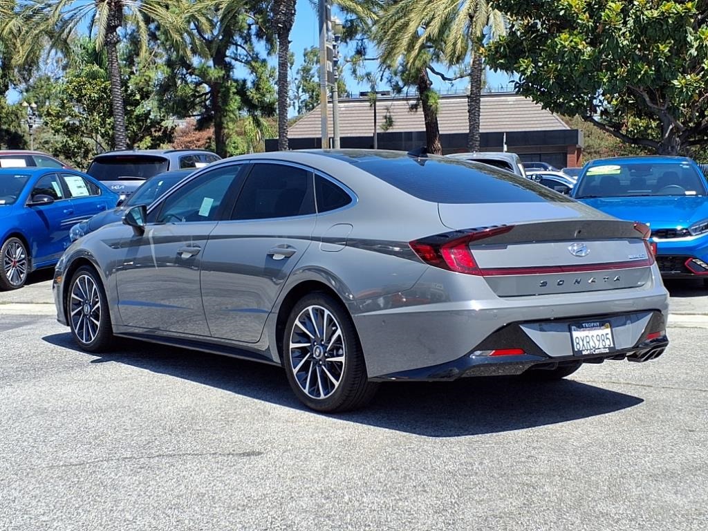 2022 Hyundai Sonata Limited photo 3