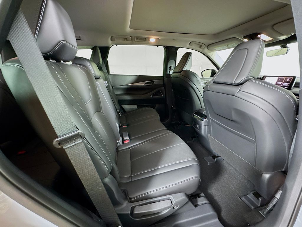 2026 Infiniti QX60 Luxe photo 32