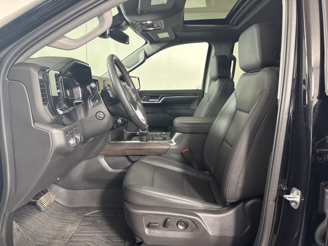 2025 Gmc Sierra 1500 SLT photo 11