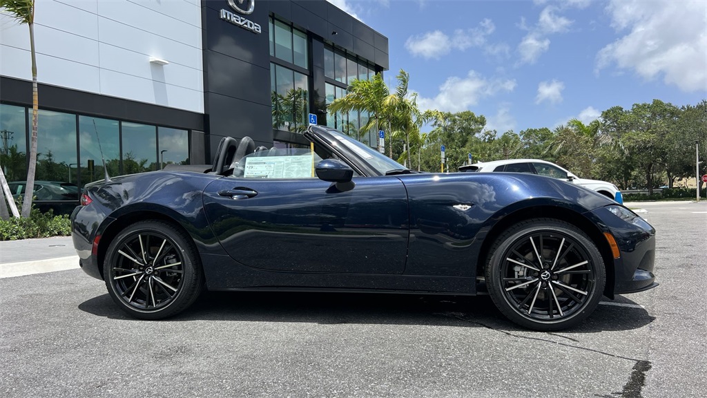 2025 Mazda MX-5 Miata Miata Grand Touring photo 19